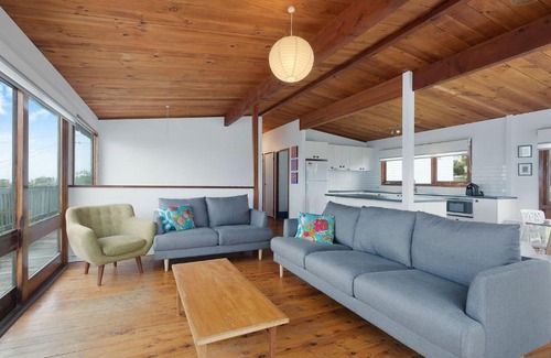 Dalmeny House | 17 Dulling Street Beach House