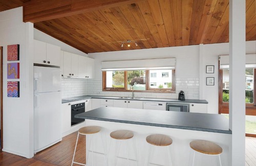 Dalmeny House | 17 Dulling Street Beach House