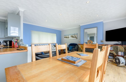 Llanbedrog Cottage | 17 GLYN Y MARIAN, pet friendly, country holiday cottage in Llanbedrog