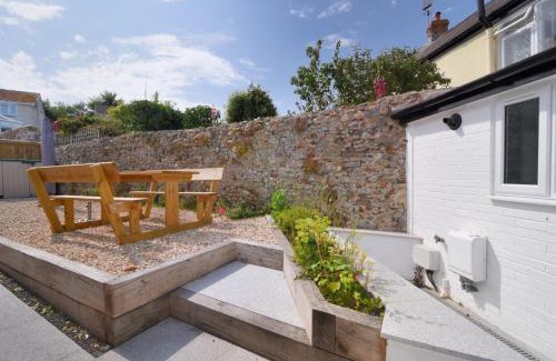 Lyme Regis House | 17 Mill Green