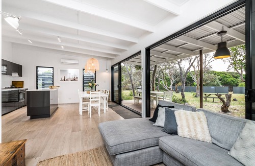 Northern Rivers Cottage | #17 Songbird Tallow beach houses 2 bed 3 bath