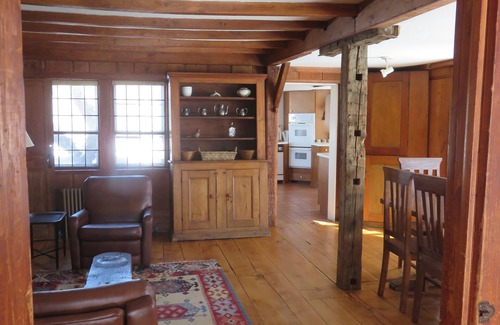 Northfield House | 1770 Colonial 5 Bedrooms 4 1/2 Baths Sleeps 9