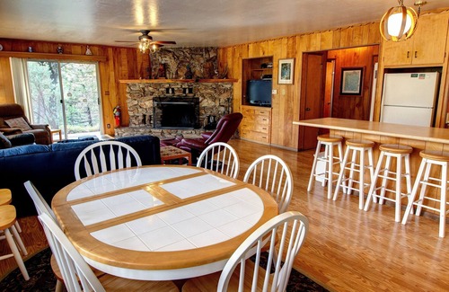North Wawona Cabin | (17A) Longview at The Redwoods In Yosemite