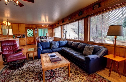North Wawona Cabin | (17A) Longview at The Redwoods In Yosemite