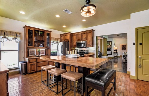 Van Alstyne House | 18-Acre Texas Ranch AS SEEN ON HGTV!
