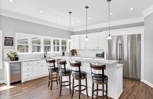 Lake Murray of Richland House | 18 SANDALS is a luxurious Lake Murray getaway with optional boat rental