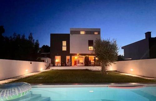 Castelo House | 180 m² House ∙ 3 bedrooms ∙ 6 guests