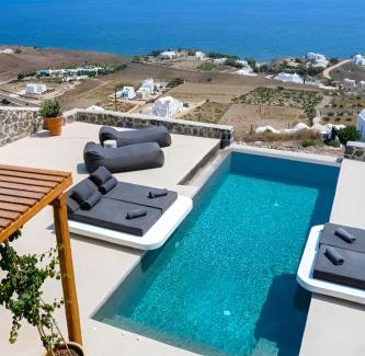 Kamari Villa | 180 Suites - RAYRISE