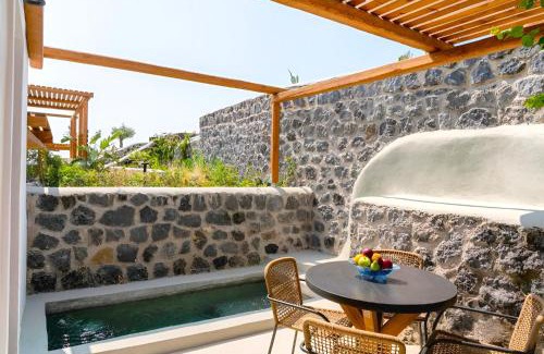 Kamari Villa | 180 Suites - RAYRISE