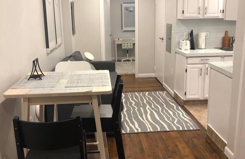 Industry Apartment | 1817 4B · Perfect 2bed Apt-20 min to NYC/Parking Avail.