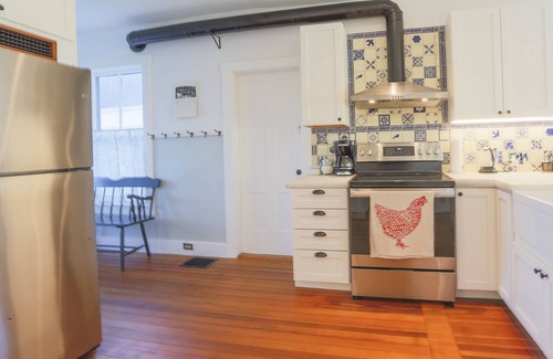 Belfast House | 1850’s 5 acre Farm on Lower Mason Pond