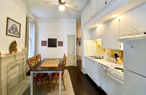 Kayton - Frazier Area Apartment | 1896 Tattnall Collection: South