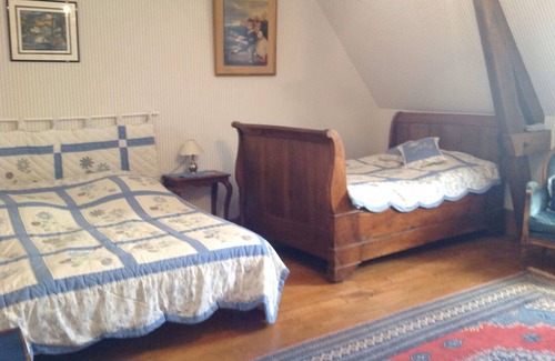 Montagnac-la-Crempse Other | 18th century manor house, 5 bedrooms, sleeps 12, 3 bathrooms, swimming pool