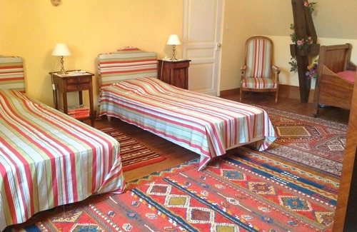 Montagnac-la-Crempse Other | 18th century manor house, 5 bedrooms, sleeps 12, 3 bathrooms, swimming pool