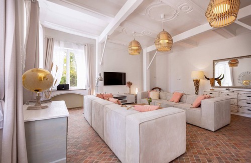 Cavaillon Other | 18th century castle with swimming pool