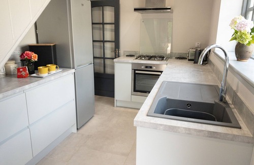 Long Sutton Cottage | 18th Century Cottage: superb heated swimming pool April- October