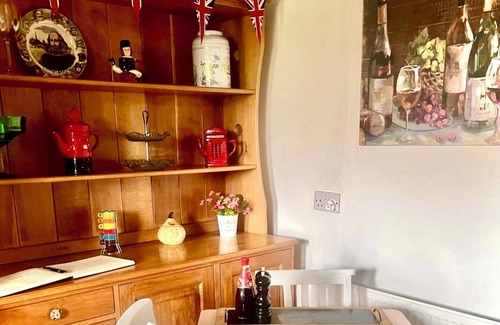 Snitterfield Cottage | 18th Century Cottage in Stratford Upon Avon
