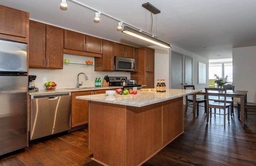 Downtown Dallas Apartment | 18th FL Stylish CozySuites w/roof pool, gym #3