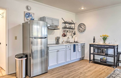 Manchester Apartment | 19 Mi to Seattle: Port Orchard Studio w/Views