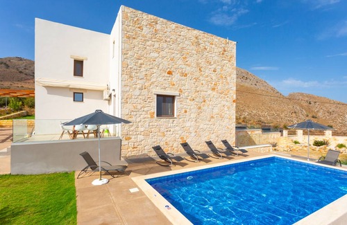 Megala Chorafia Villa | 190 m² Villa ∙ 4 bedrooms ∙ 8 guests