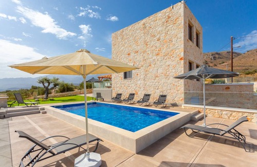 Megala Chorafia Villa | 190 m² Villa ∙ 4 bedrooms ∙ 8 guests