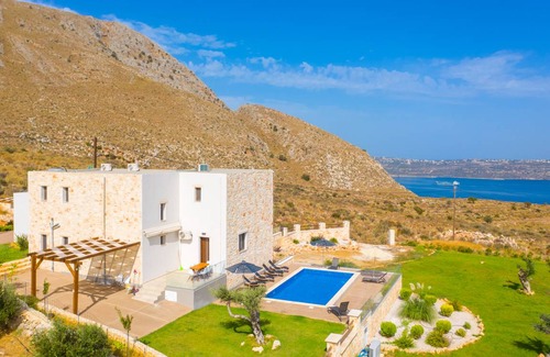 Megala Chorafia Villa | 190 m² Villa ∙ 4 bedrooms ∙ 8 guests