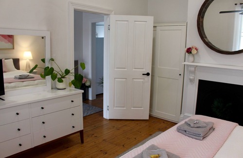 Mount Gambier Cottage | 1900's Renovated Character Cottage 2 bedroom - perfect position close to the CBD
