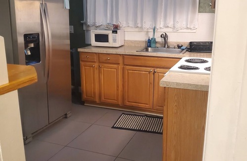 Toledo Apartment | 1920's Duplex near Promedica, Jeep Plant, St. Anne's, and the Seagate Center