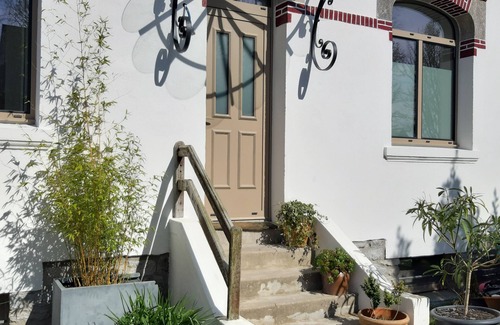 Vannes House | 1930s town house with swimming pool
