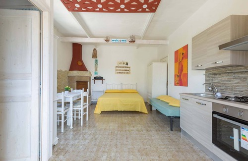 Porto Cesareo House | 1960 Villa Aurora - Mono Aury by Barbarhouse