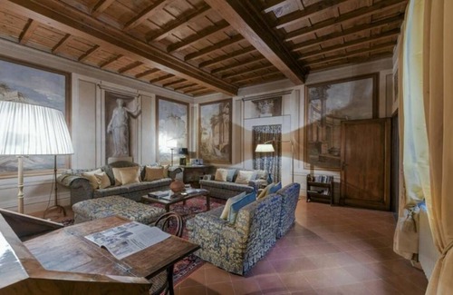 Santa Croce Apartment | 198 m² Apartment ∙ 3 bedrooms ∙ 7 guests