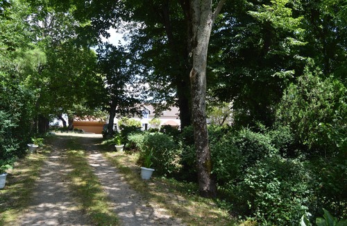Jeu-les-Bois Cottage | 19th-century hunting lodge, 2 bedrooms, garden, near GR46, WiFi