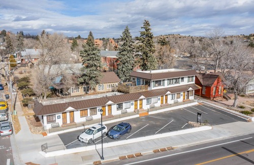 West Colorado Springs Apartment | 1BD Mnt View Suitehikingdogs Welcome!