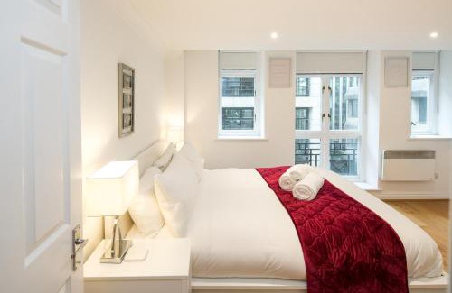 Castle Baynard Apartment | 1BD Modern City Oasis: Near London Attractions