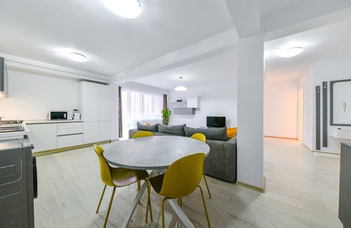Old Town Apartment | 1BDR Somesului