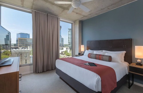 Civic District Resort | 1Bed/1Bath - Gorgeous Downtown Austin Resort!