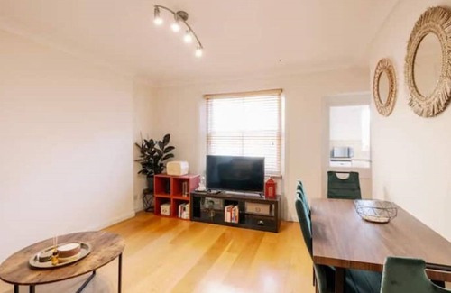 St. Helen's Apartment | 1bed - Portobello and Westfield