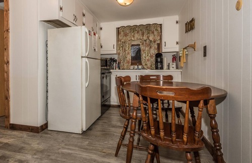 Helmsburg Cabin | 1BR, 1BA