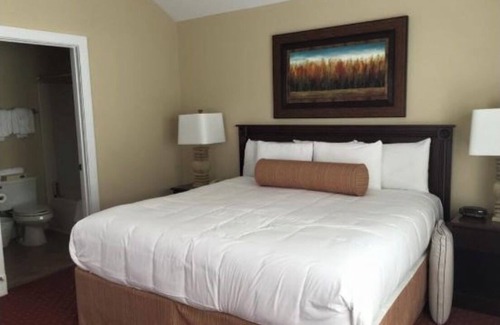 Lackey Resort | 1BR 1BTH - Family of 4 - Resort Stay 5 min from Bush Gardens & Water Country USA