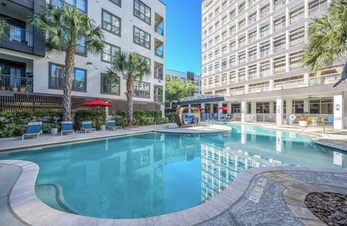 Willow Meadows/Willowbend Area Apartment | 1BR APT by NRG, Uptown Galleria, Med Center