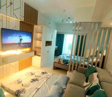 Poblacion District Apartment | 1BR Condo beside Abreeza Mall, Davao City with 200 mbps WI-FI speed