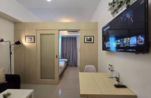 Barangka Ilaya Apartment | 1BR Condotel with Balcony at SM Light Residences #LT07