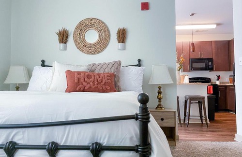 Five Points South Apartment | 1BR Heart of Downtown Birmingham UAB - AMPLIFY SPACES