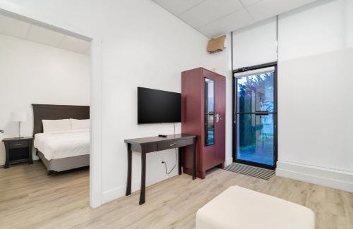 Harrison Hot Springs Apartment | 1BR Lakeside Getaway on Harrison Lake
