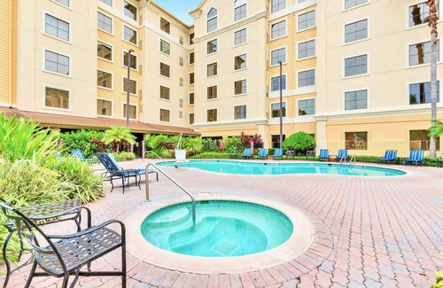Southwest Orlando Apartment | 1BR w 2 Queen Beds -near Disney w Pool Hot tub