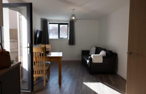 Exmouth Apartment | 1BR w Sofa Bed Private Yard