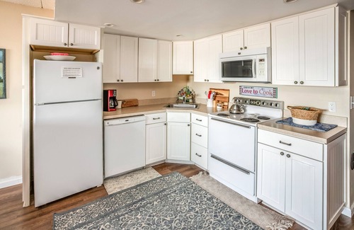 Gearhart Condo | 1st Floor 1 Bedroom Cute and Cozy - Walk to beach and golf! No Cleaning Fees.