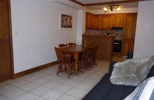 Bozel Apartment | 1st floor, balcony, tv, ski locker, 67m², Courchevel