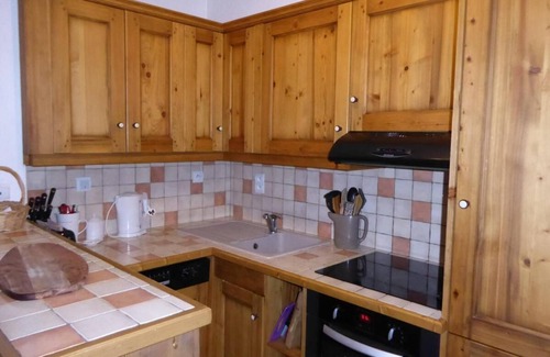 Bozel Apartment | 1st floor, balcony, tv, ski locker, 67m², Courchevel