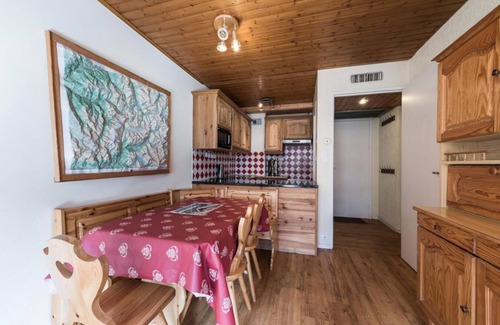 Les Almes Apartment | 1st floor, balcony, tv, ski locker, 51m², Tignes
